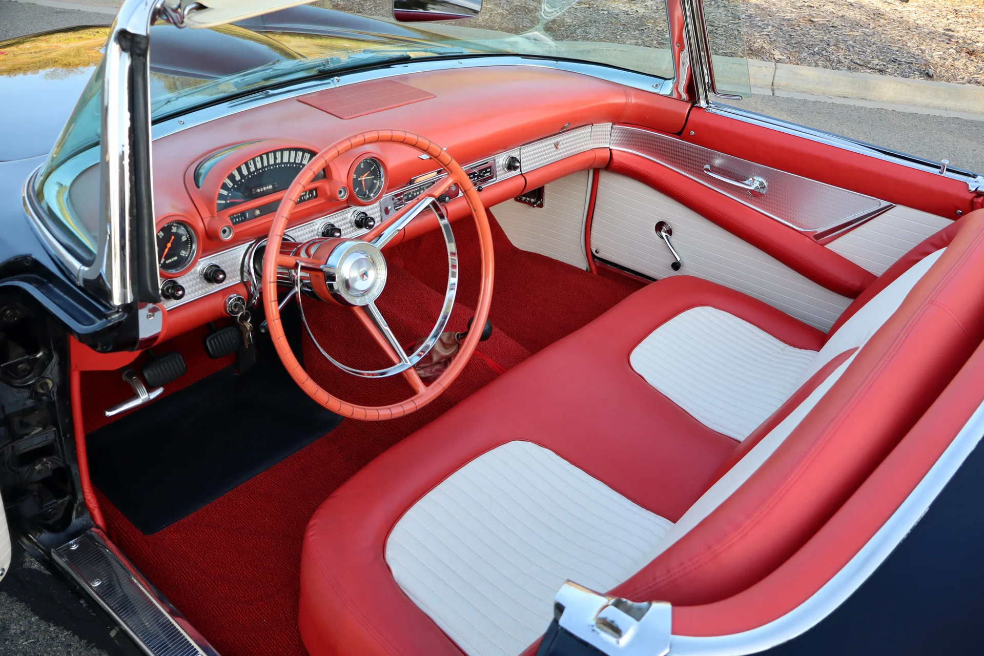 1956 Ford Thunderbird — photo 5 of 16