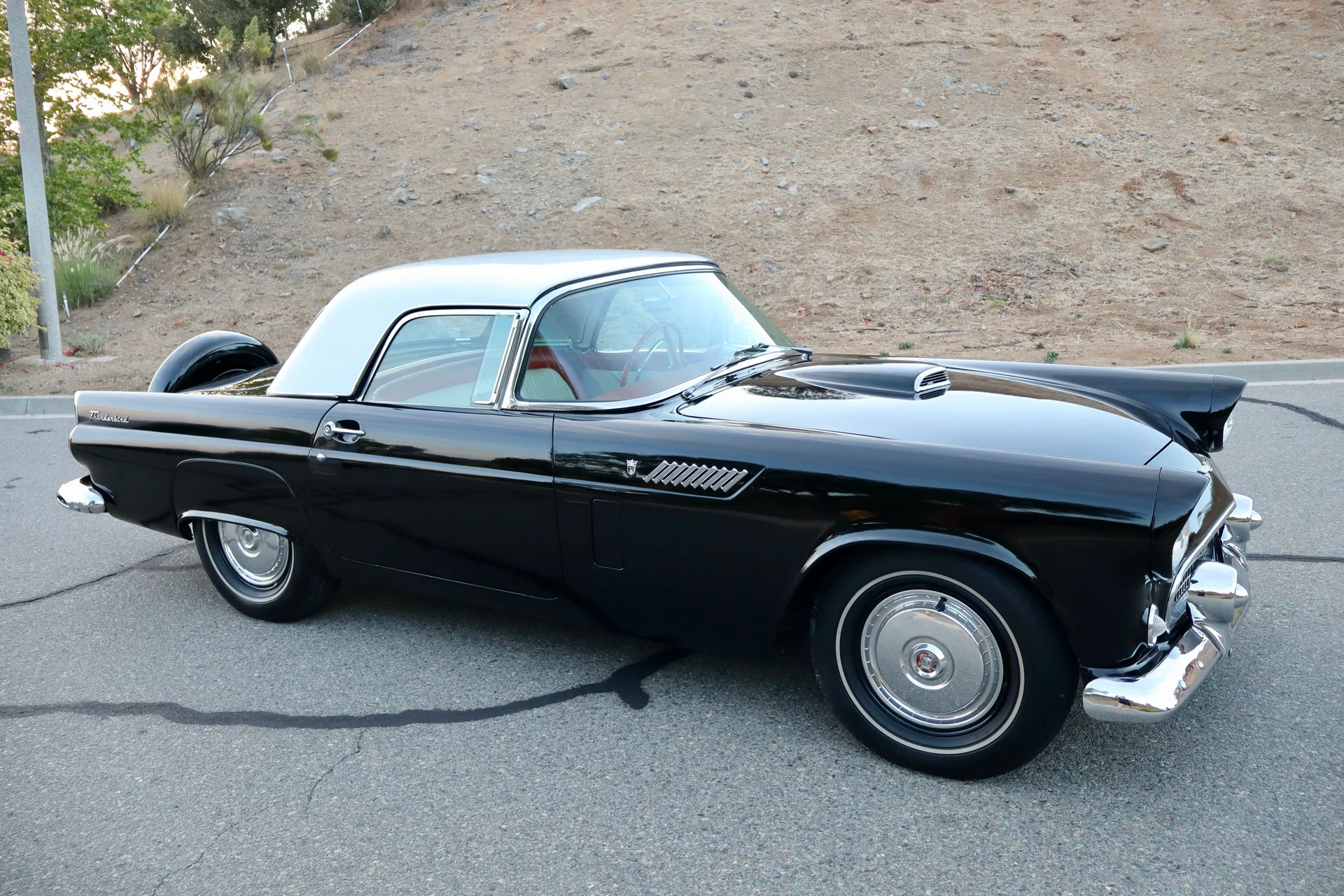 1956 Ford Thunderbird — photo 8 of 16