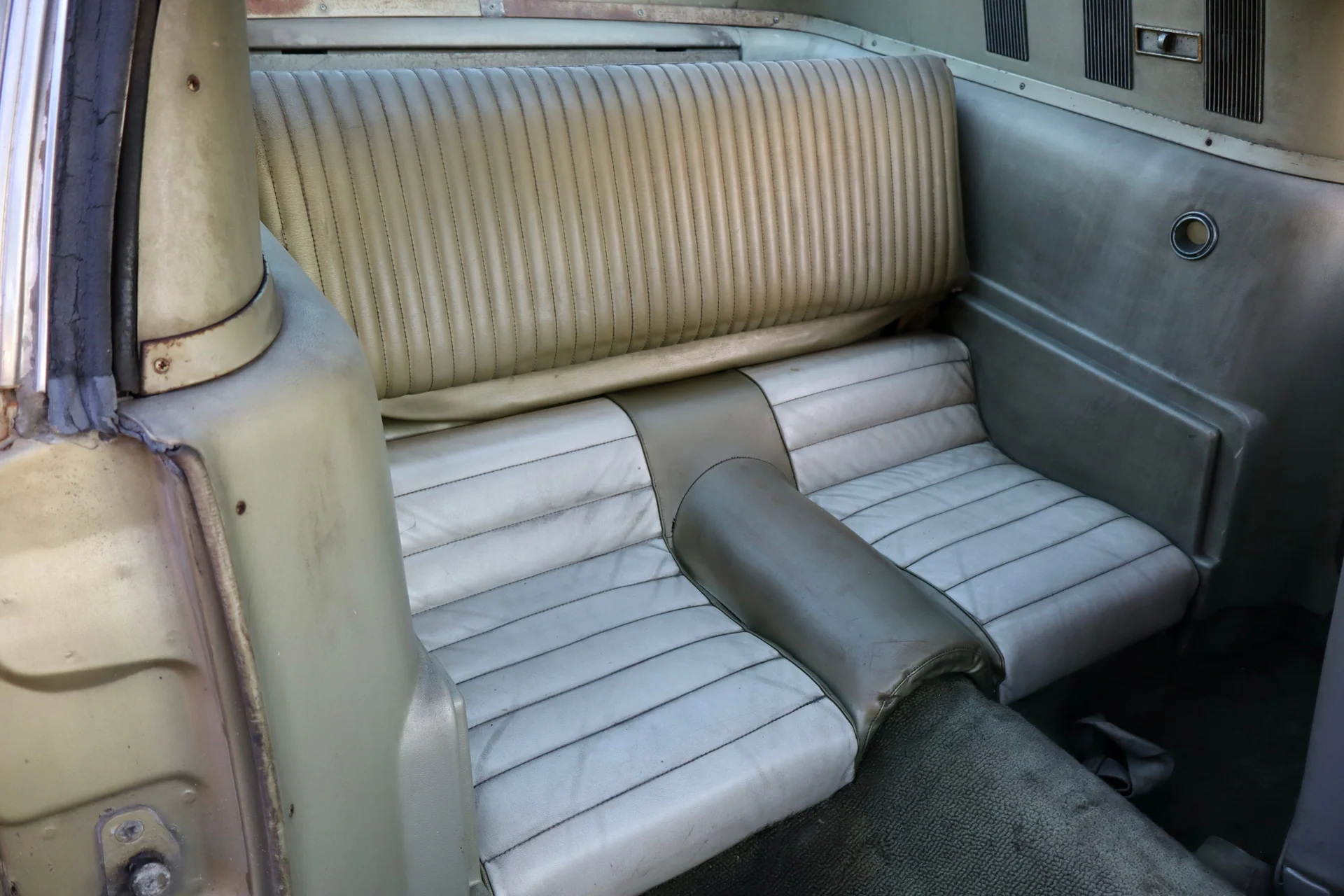 1965 Ford Mustang — photo 18 of 29
