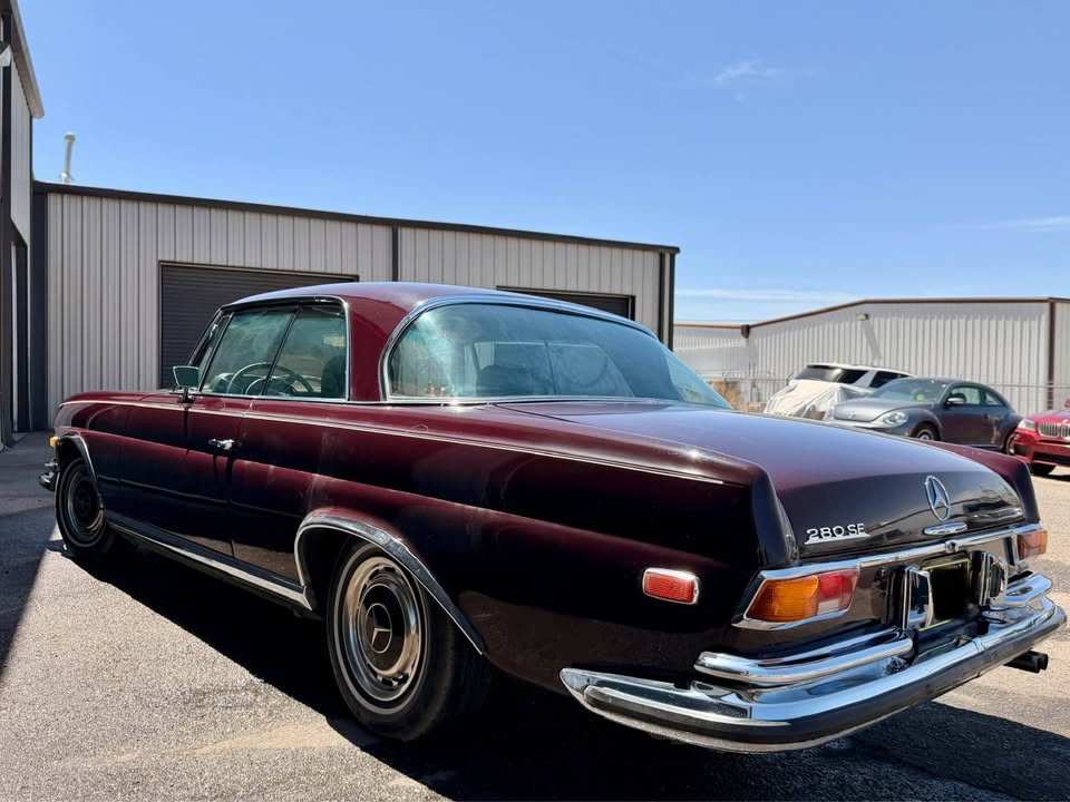 1970 Mercedes Benz 280SE Coupe — photo 2 of 19