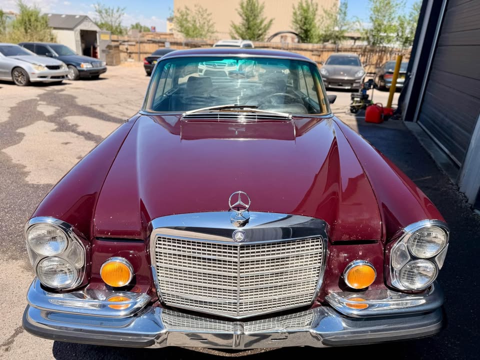 1970 Mercedes Benz 280SE Coupe — photo 8 of 19
