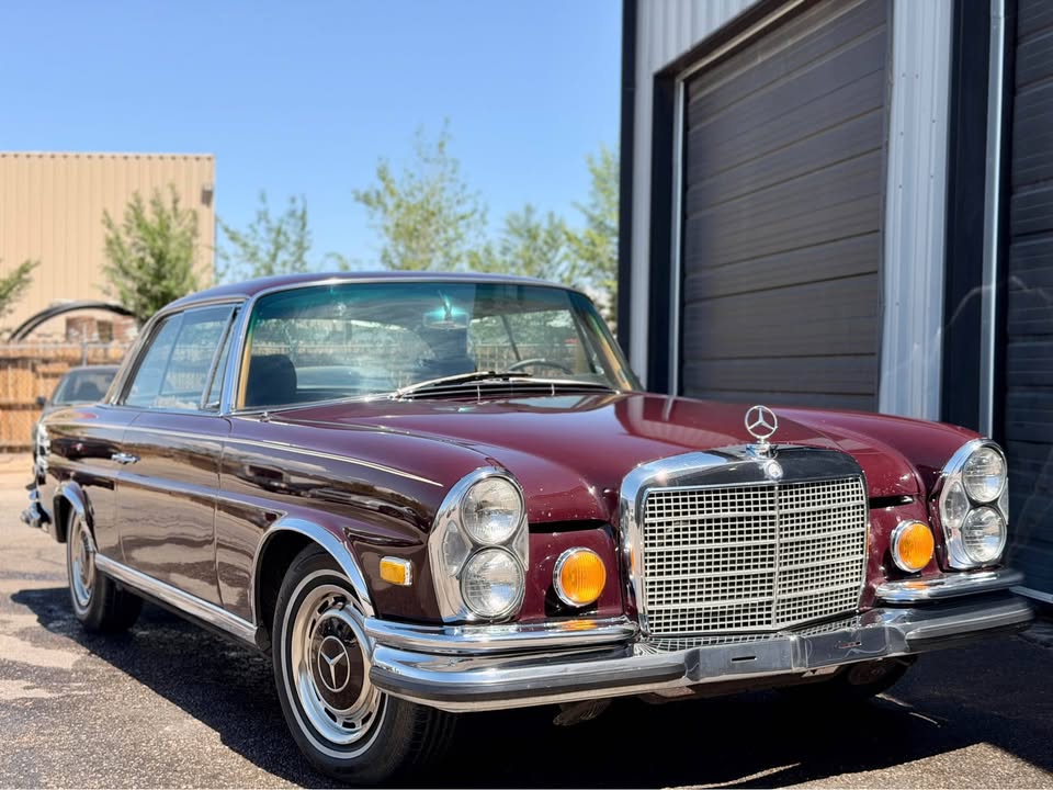 1970 Mercedes Benz 280SE Coupe — photo 11 of 19