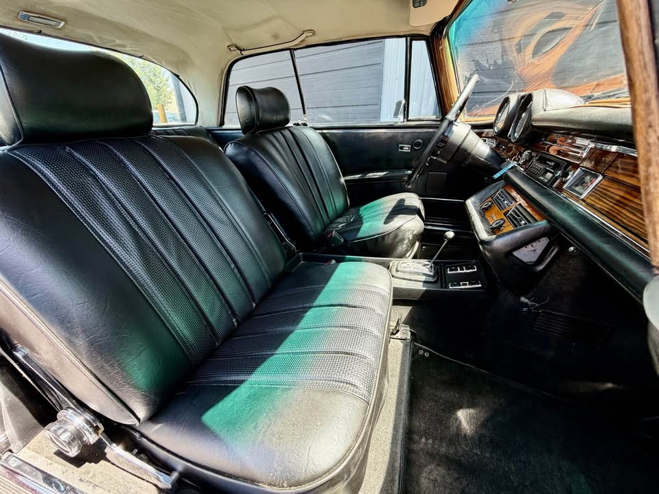1970 Mercedes Benz 280SE Coupe — photo 19 of 19