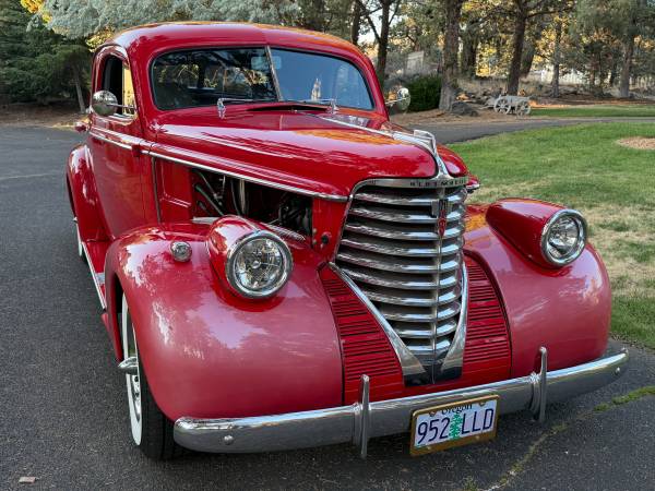 1938 Oldsmobile Custom Club Coupe — photo 2 of 20