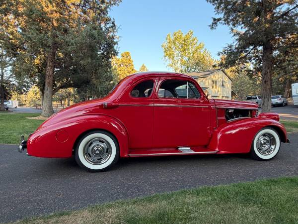 1938 Oldsmobile Custom Club Coupe — photo 4 of 20