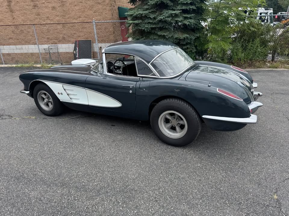 1958 Chevrolet Corvette C1 — photo 7 of 20