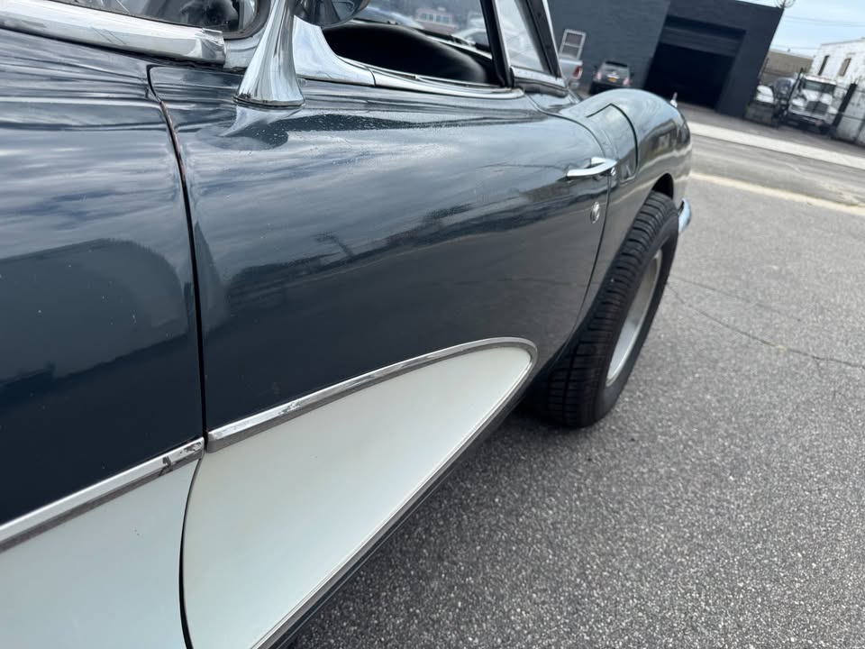 1958 Chevrolet Corvette C1 — photo 9 of 20