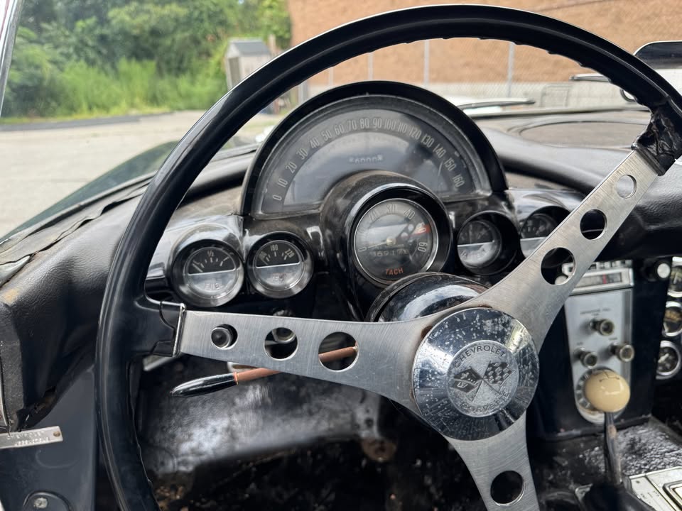 1958 Chevrolet Corvette C1 — photo 10 of 20