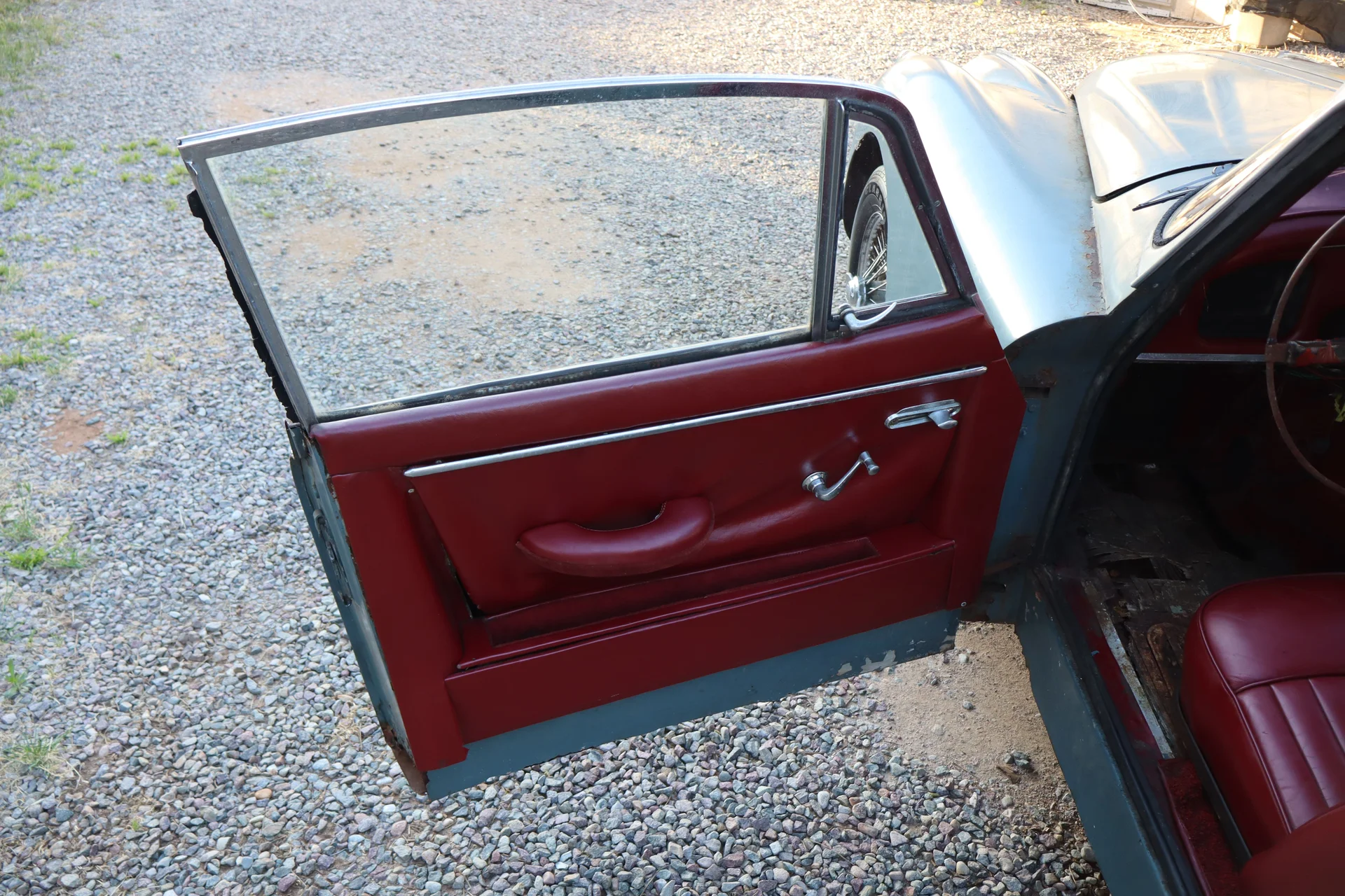 1959 Jaguar XK150 — photo 10 of 16